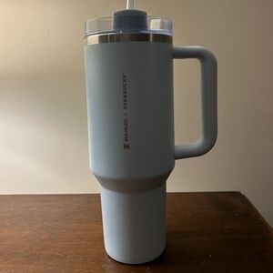 baby blue stanley x starbucks 40oz